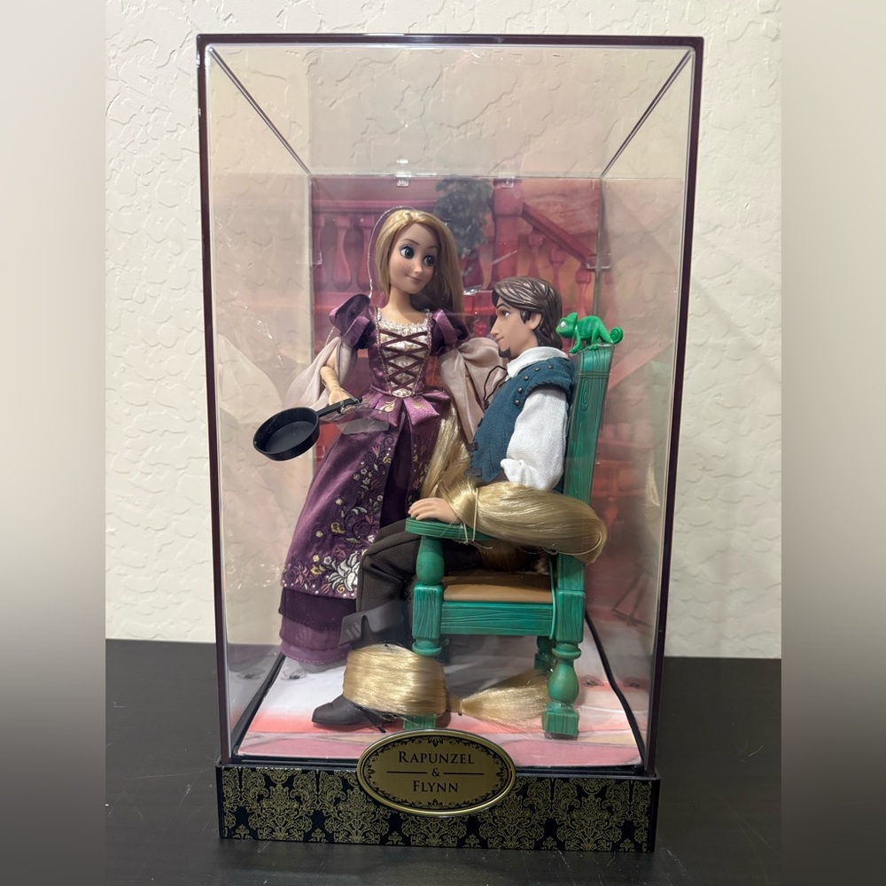 Disney Designer Collections Fairytale Series Rapunzel and Flynn Rider doll set